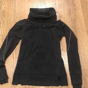 Size 4 lululemon black fleece lined pullover